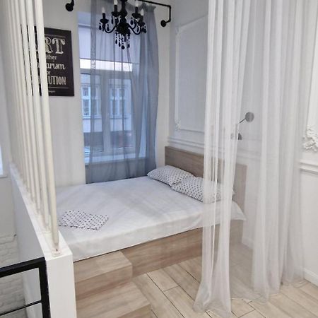Чорно -Білий Люкс В Центрі Apartment Lviv Bagian luar foto