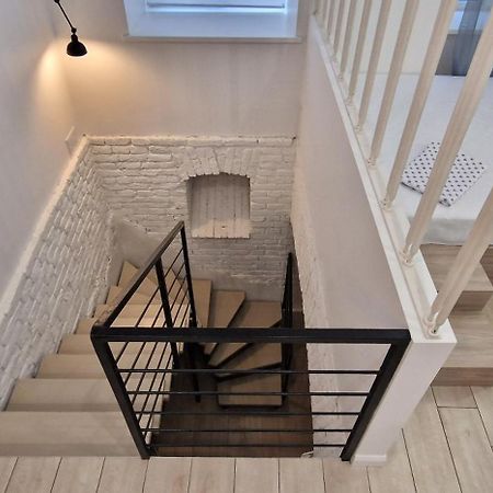 Чорно -Білий Люкс В Центрі Apartment Lviv Bagian luar foto