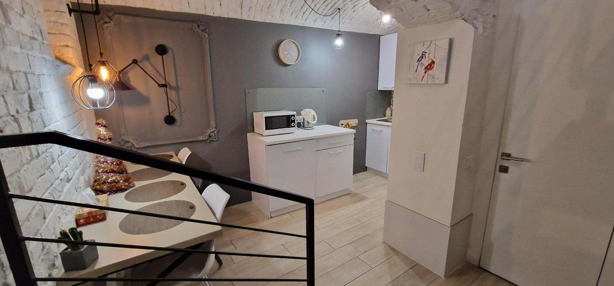 Чорно -Білий Люкс В Центрі Apartment Lviv Bagian luar foto
